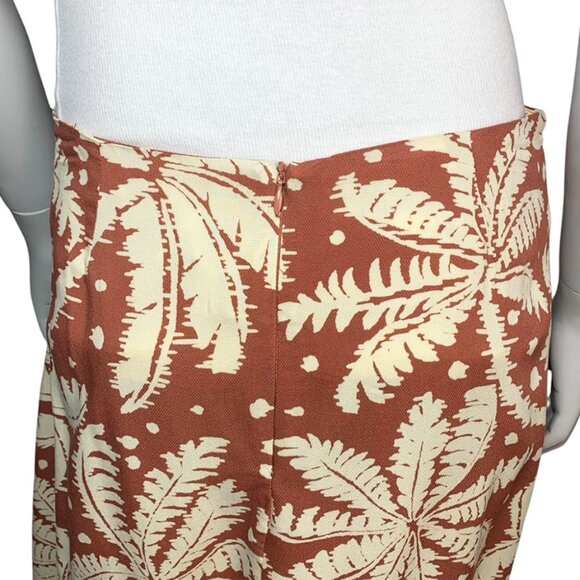 DRESS TO Cropped Crepe Skirt in Bahia Print - Picture 10 of 12